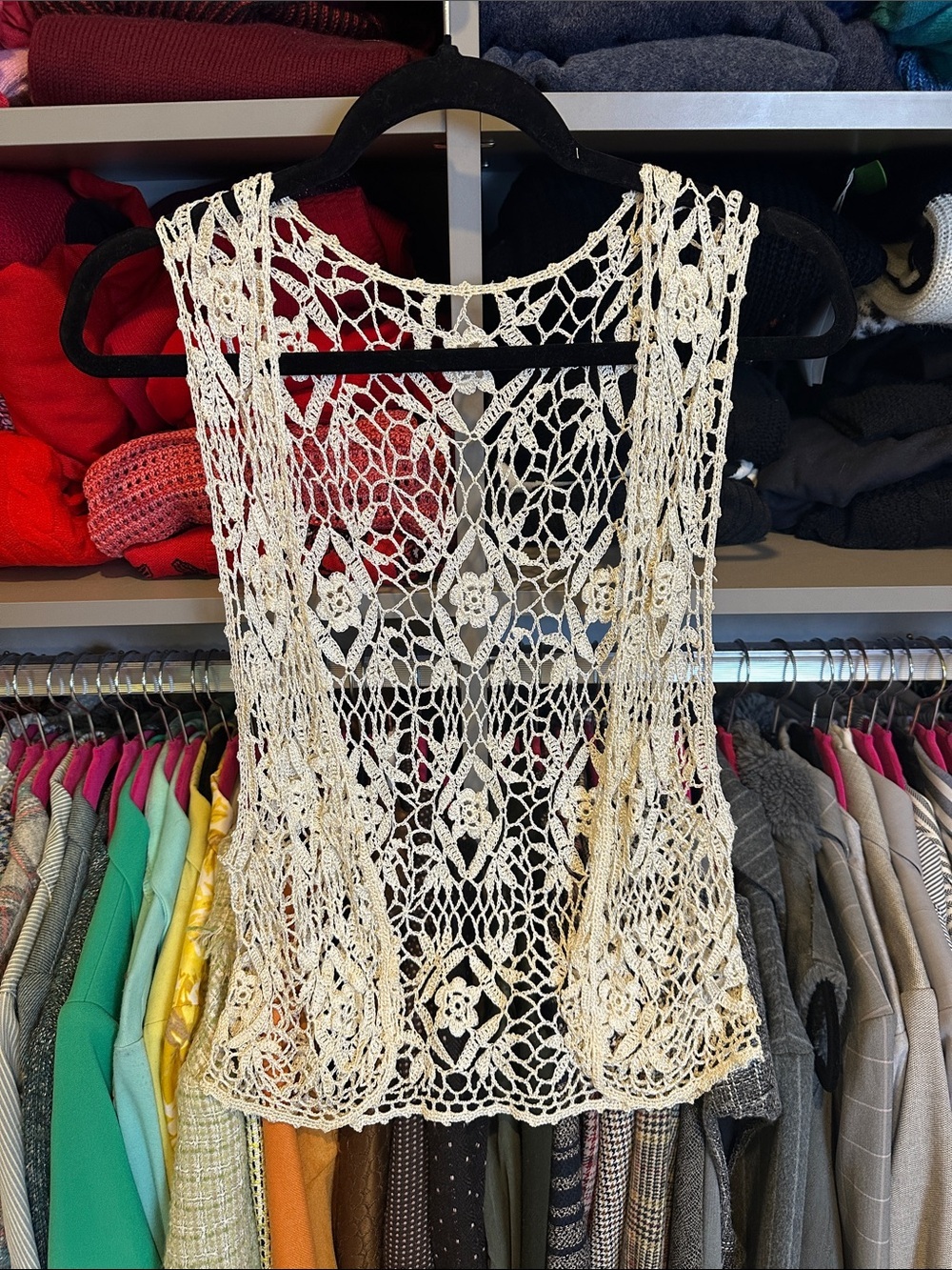 Unbranded cream floral crocheted vest size S